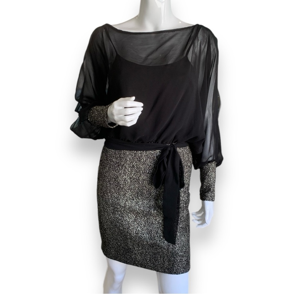 A’ GACI CHIFFON & SILVER METALLIC PARTY COCKTAIL DRESS. WOMEN’S SIZE MEDIUM.